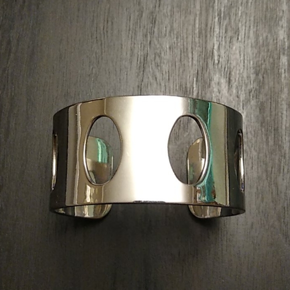 Silver Tone Bracelet with Cutouts - Picture 3 of 4